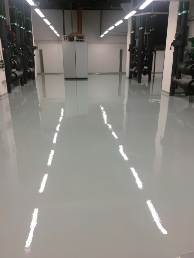Solvent-free epoxy self-leveling system